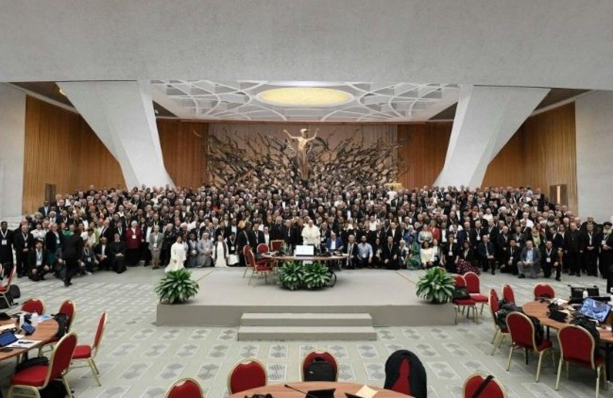 Foto de capa da notícia A "Carta ao Povo de Deus": a sinodalidade é o caminho do terceiro milênio