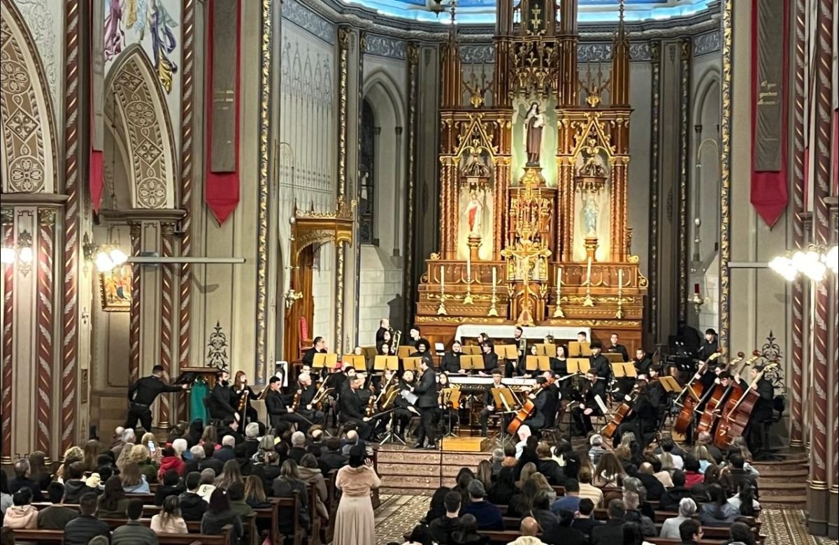 Foto de capa da notícia Catedral Diocesana de Caxias do Sul recebe grande público no Concerto da Orquestra Acadêmica da UCS