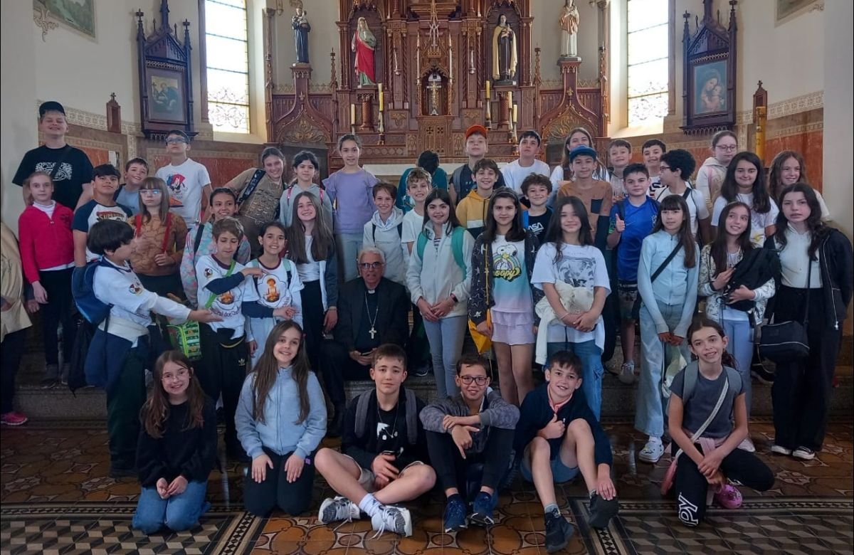 Foto de capa da notícia Catequizandos da Catedral de Caxias  visitam Santuário de Caravaggio e conhecem devoção ao Beato Carlo Acutis