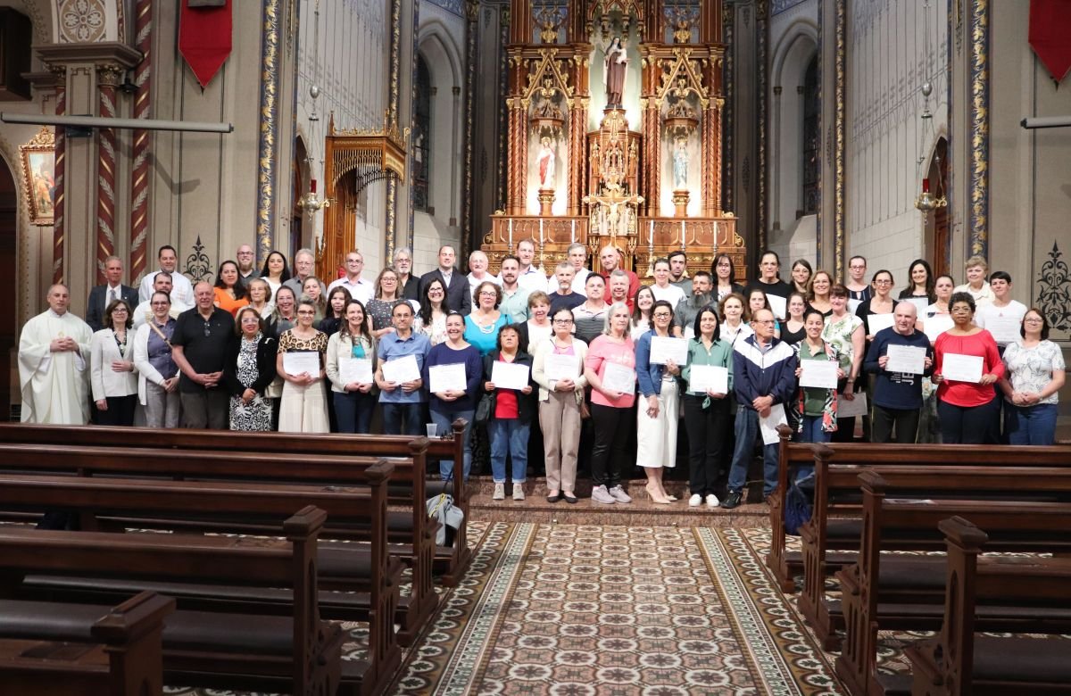 Foto de capa da notícia Missa na Catedral Diocesana marca conclusão do Curso de Teologia e Bíblia da Região Pastoral de Caxias do Sul 2023-2024