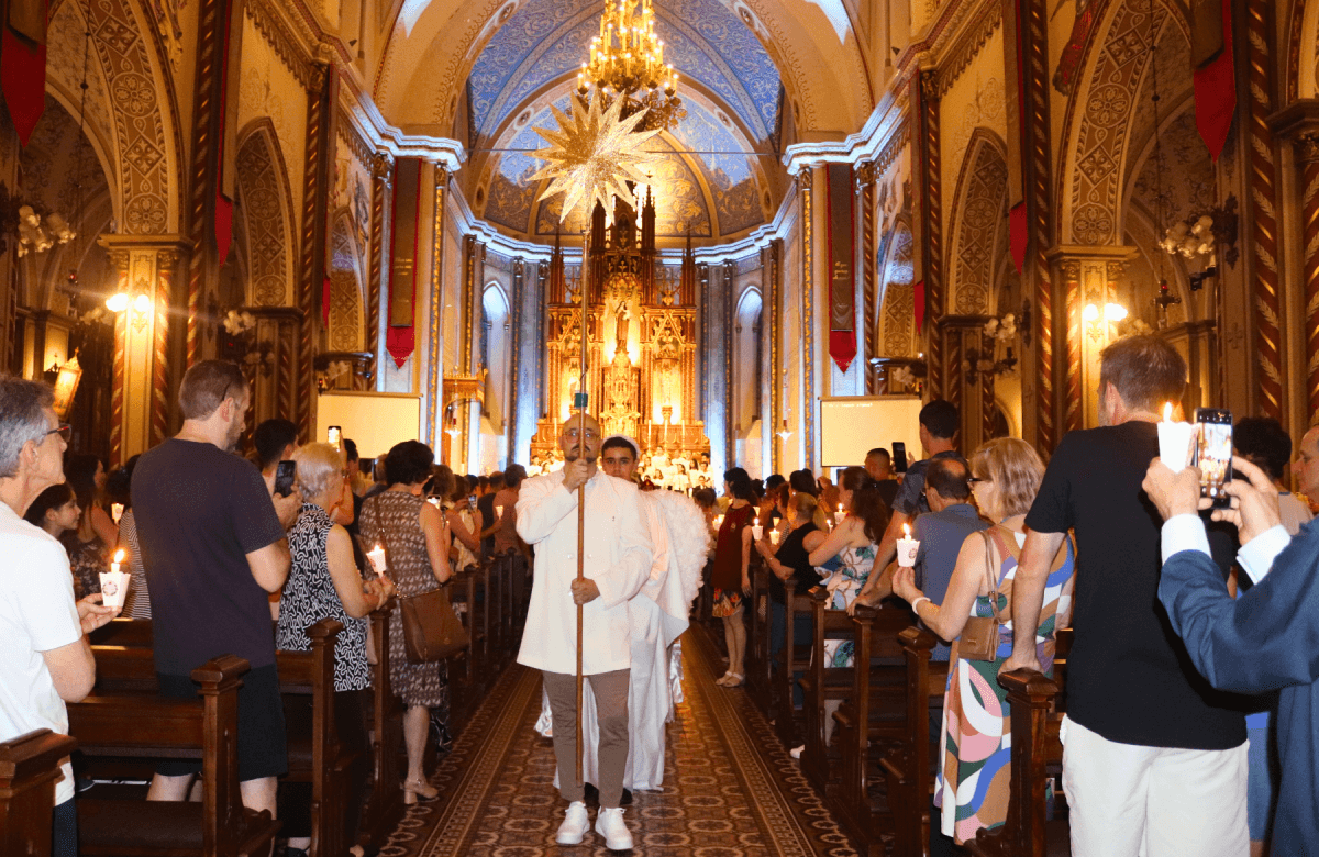 Foto de capa da notícia Noite Luminosa terá Missa na Catedral de Caxias com o Coro Unimed e procissão luminosa pela Praça Dante