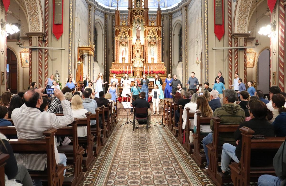 Foto de capa da notícia Missa, apresentação do Coral e confraternização marcam o "Natal dos Amigos da Catedral de Caxias"