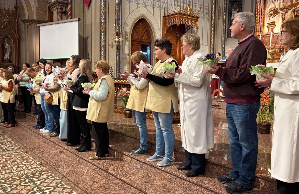 Foto de capa da notícia Catequistas da Catedral Diocesana de Caxias do Sul  celebram em ação de graças pela vocação de transmitir a fé