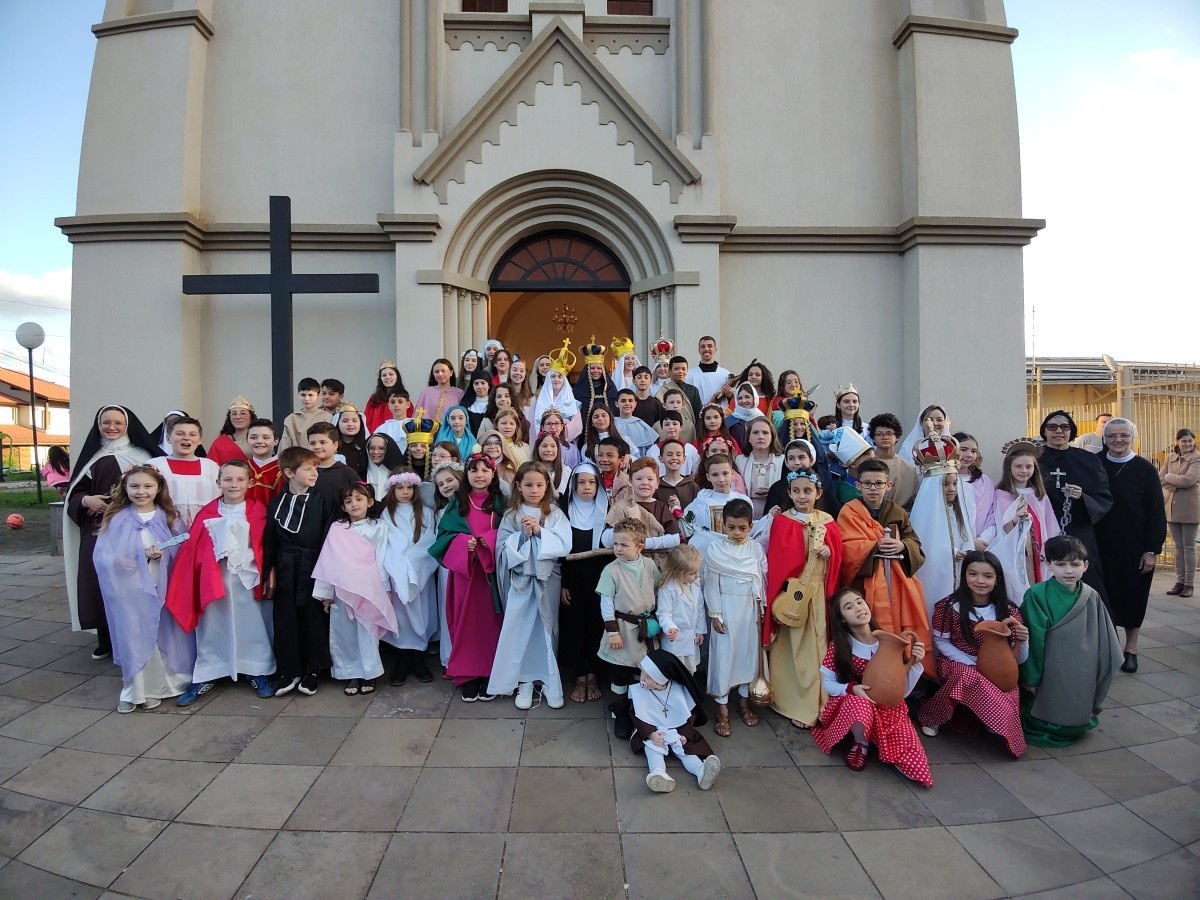 Solenidade de Todos os Santos é celebrada com crianças revestidas de santos em paróquias da Diocese de Caxias