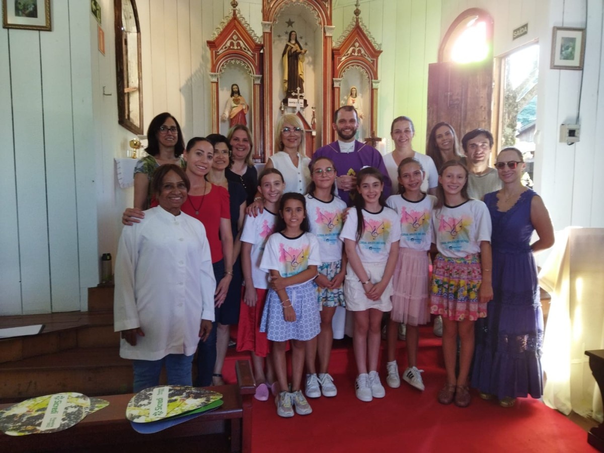 Catedral de Caxias do Sul celebra Missa na capela de Santa Teresa, na Réplica de Caxias, durante a Festa da Uva