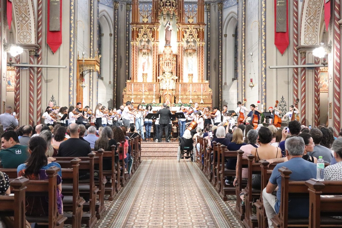 Concerto da Orquestra Jovem UCS-LionsEduc abre a programação do Natal de Esperança 2024 na Catedral de Caxias