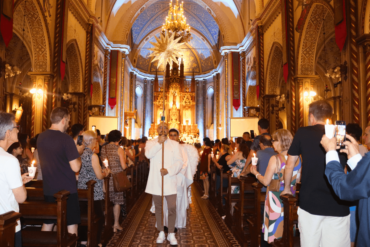 Noite Luminosa terá Missa na Catedral de Caxias com o Coro Unimed e procissão luminosa pela Praça Dante