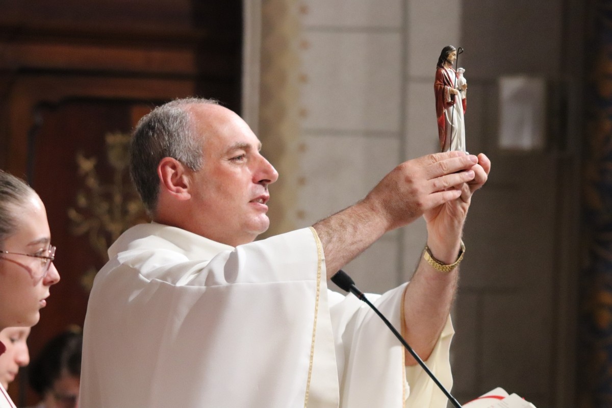 Comunidade da Catedral de Caxias do Sul celebra os 21 anos de sacerdócio do padre Volnei Vanassi