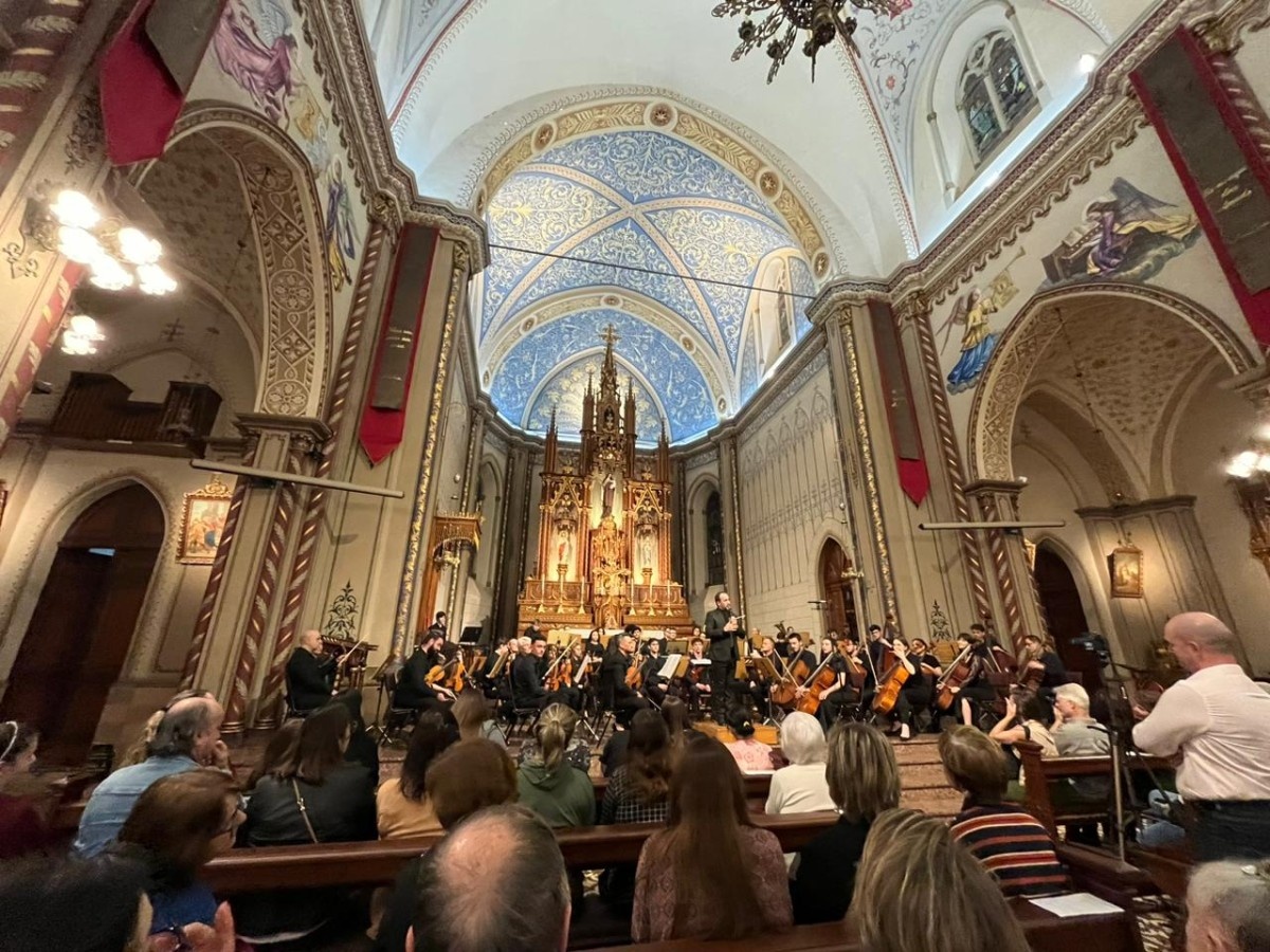 Catedral de Caxias do Sul lota para acompanhar o Concerto Solidário da Orquestra Acadêmica da UCS