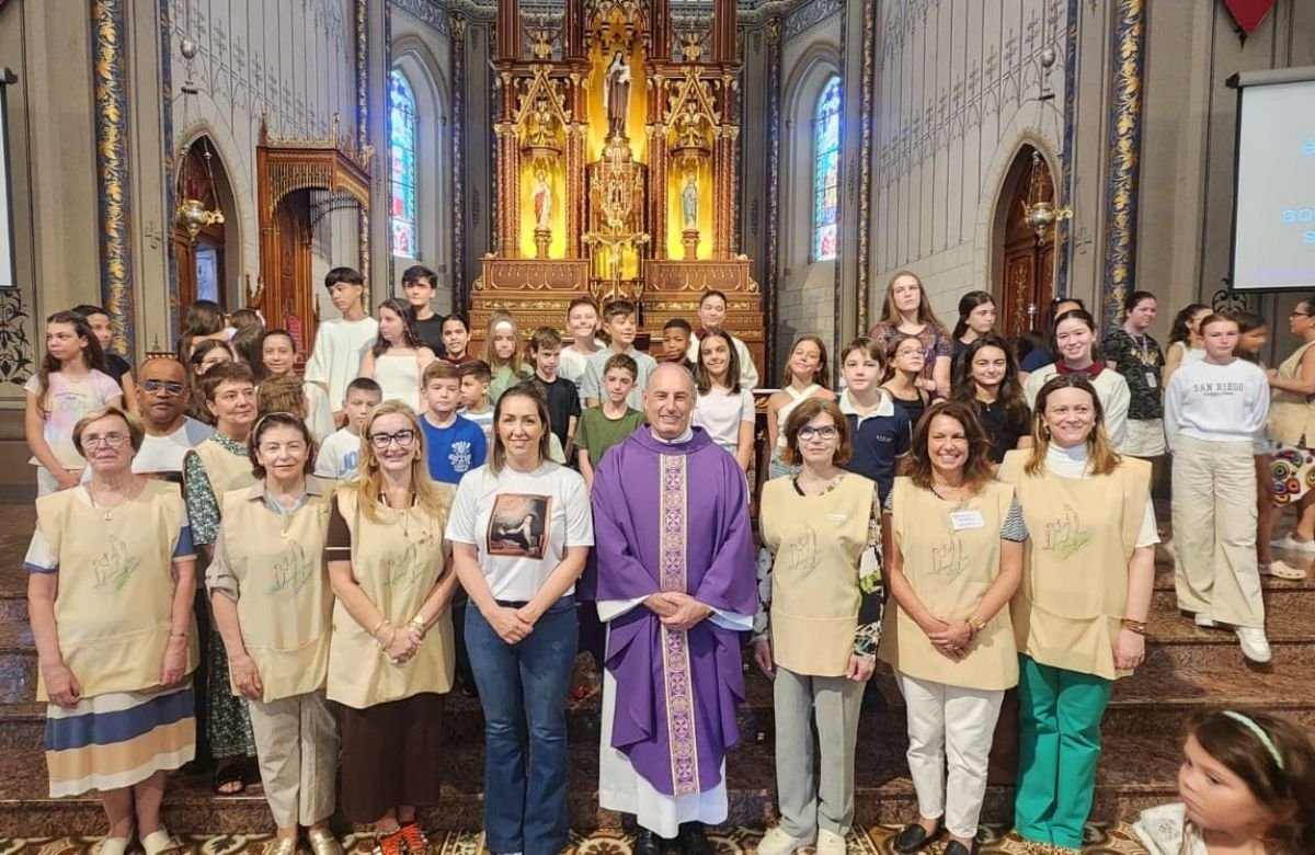 Foto de capa da notícia Catedral Diocesana realiza Missa de envio dos catequizandos da Crisma 1 e 2 e abre o calendário catequético de 2026