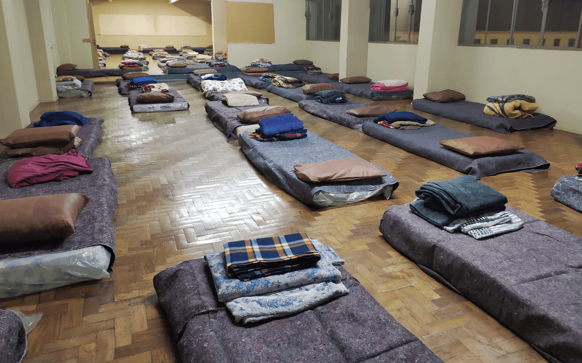 Em 83 noites, Hospedagem Solidária da Diocese de Caxias distribuiu 7,1 mil refeições e acolheu 250 homens em situação de rua