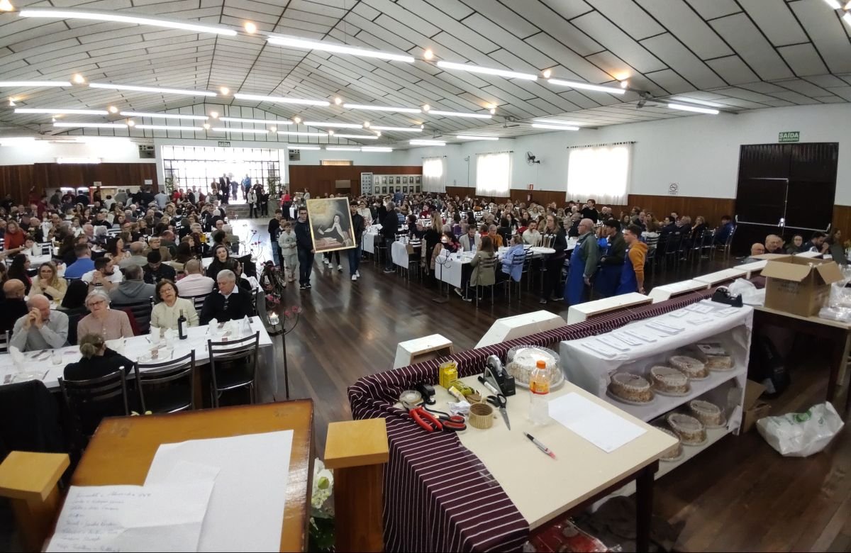Foto de capa da notícia Mais de 500 pessoas participam de almoço festivo de Santa Teresa D'Ávila